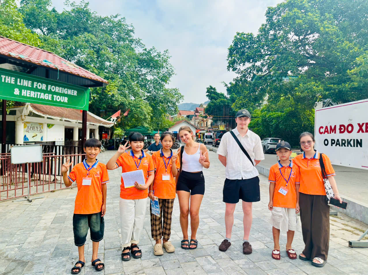 Hoạt động ngoại khóa cùng giáo viên